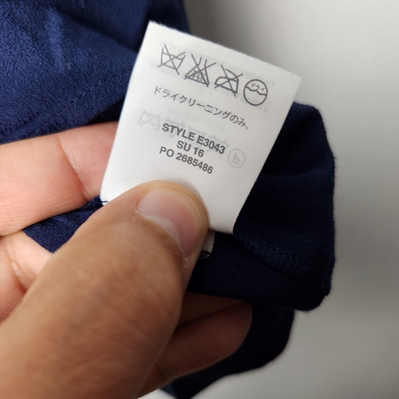 J. Crew Women's Size 2 Navy Blue Tiered Crepe Sleeveless Tank Top Blouse - Picture 4 of 5